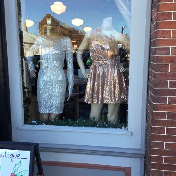 Gorgeous party dress - Picture 4 of 5